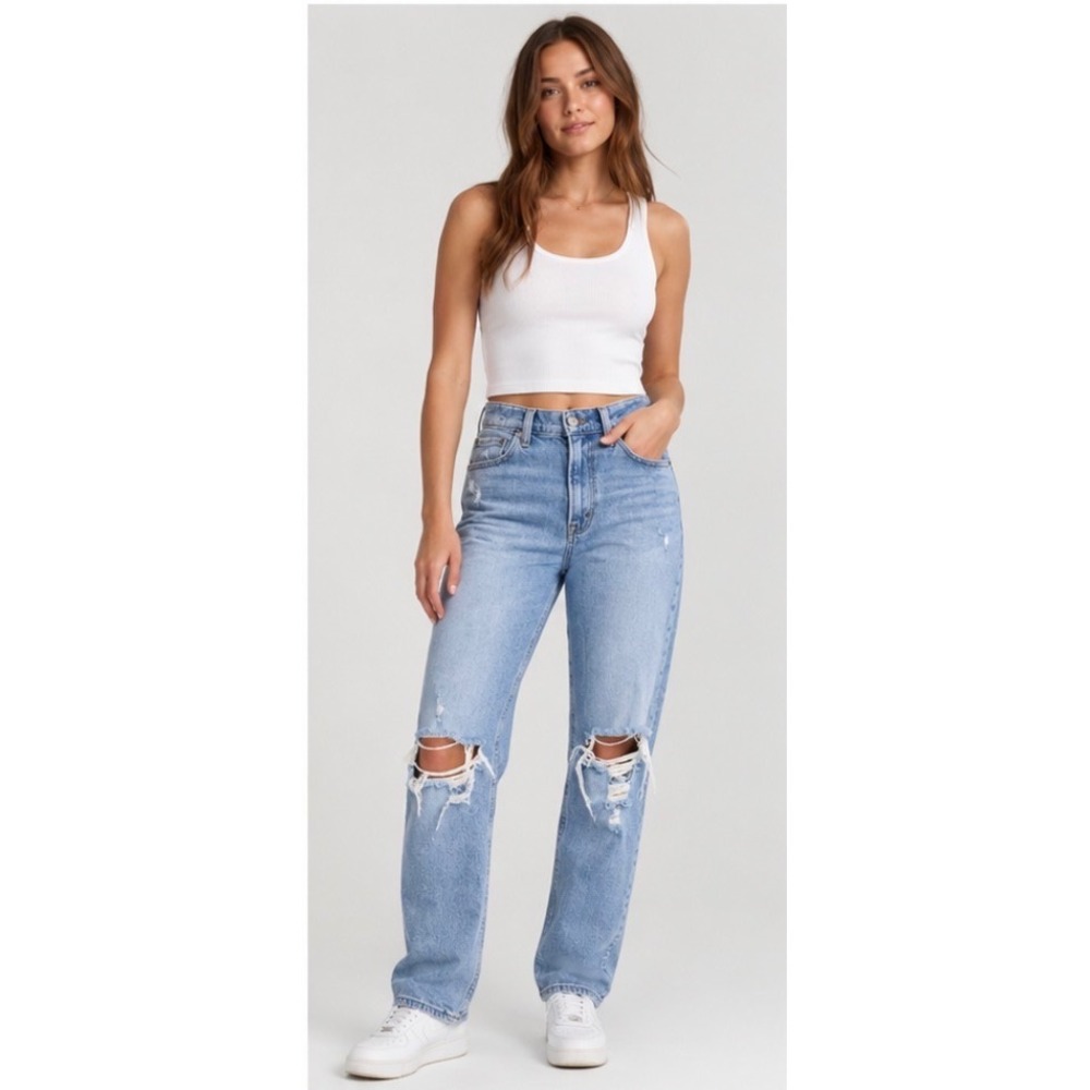 Abercrombie & Fitch The Mom High Rise Distressed Ripped Jeans Light Wash 28/6R